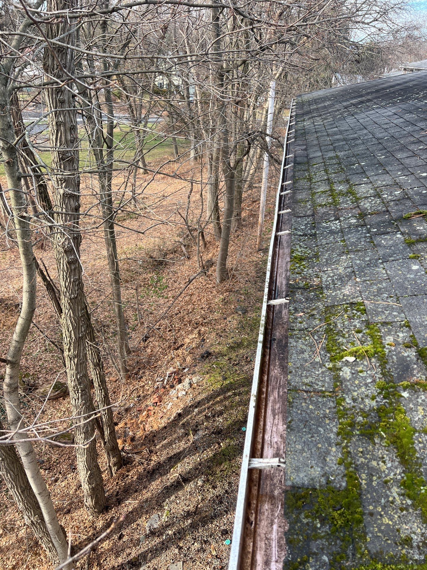 HOA gutter cleaning after photo.