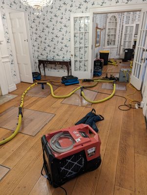 Emergency Water Damage in Commercial Building