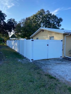 Sarasota, FL 6 ft. Tall White Privacy Fence 