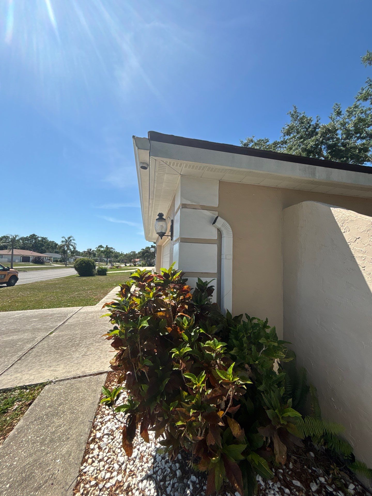 Aluminum Seamless Gutters in Sarasota FL by Gutter Professors