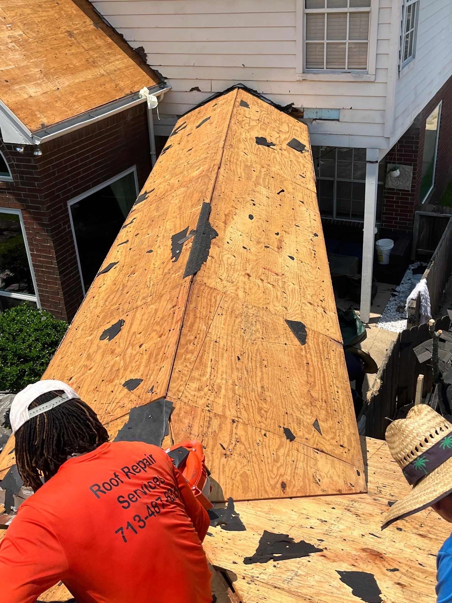 Residential Roofing Installation using Owen's Corning Duration (Lifetime) Shingles by Roof Repair Company