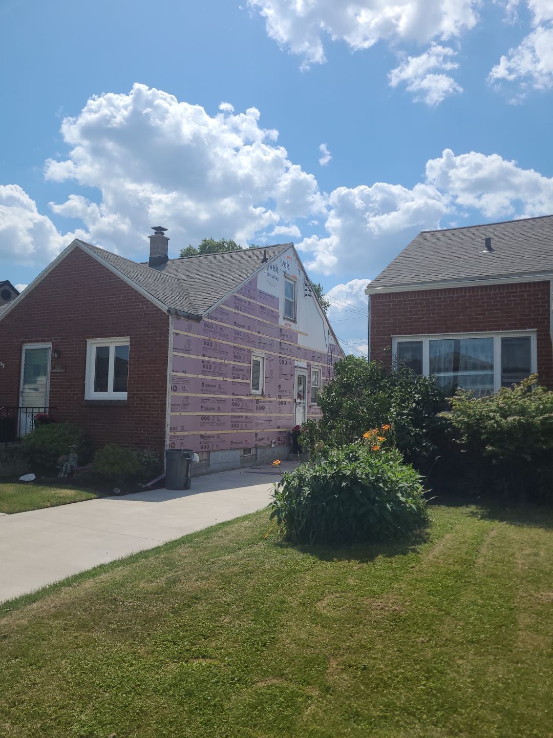 Exterior Siding and Window Replacement by Ivy Lea Construction