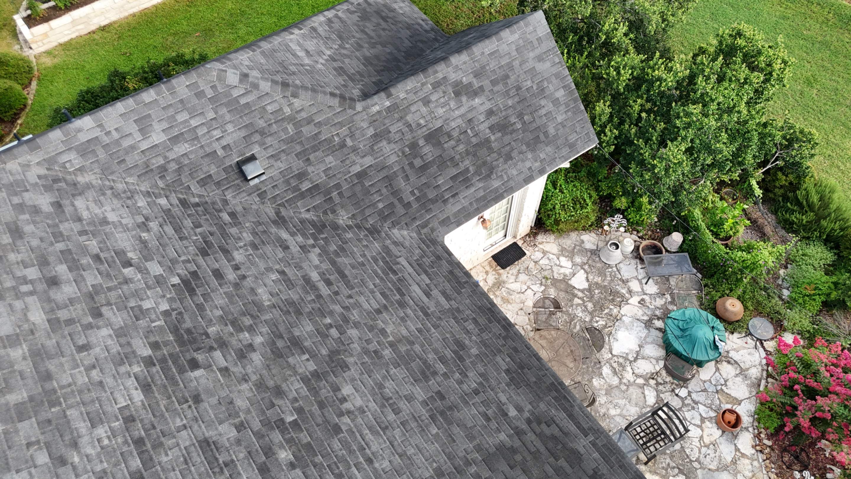 Brilliant Black - Malarkey Vista by RoofsOnly.com