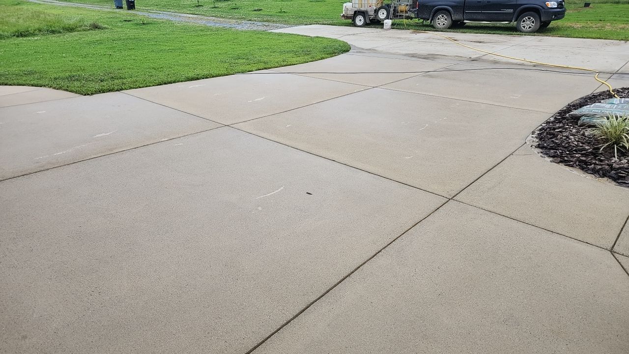 House Wash using cleaner by Power Wash Masters LLC