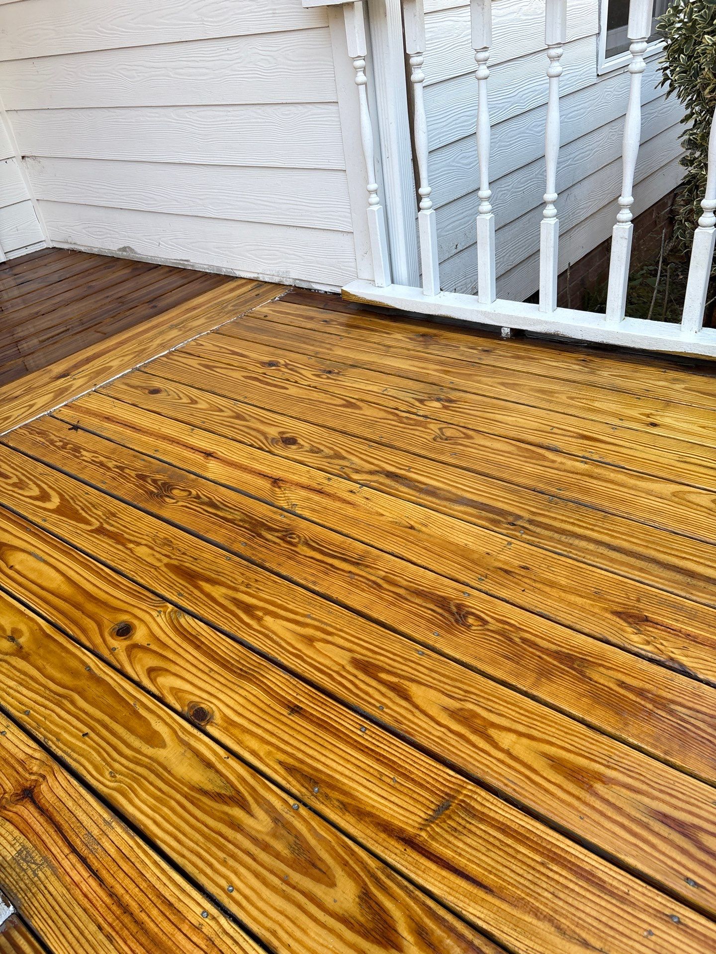 Wood Deck using Wood Sealant by DuraSeal