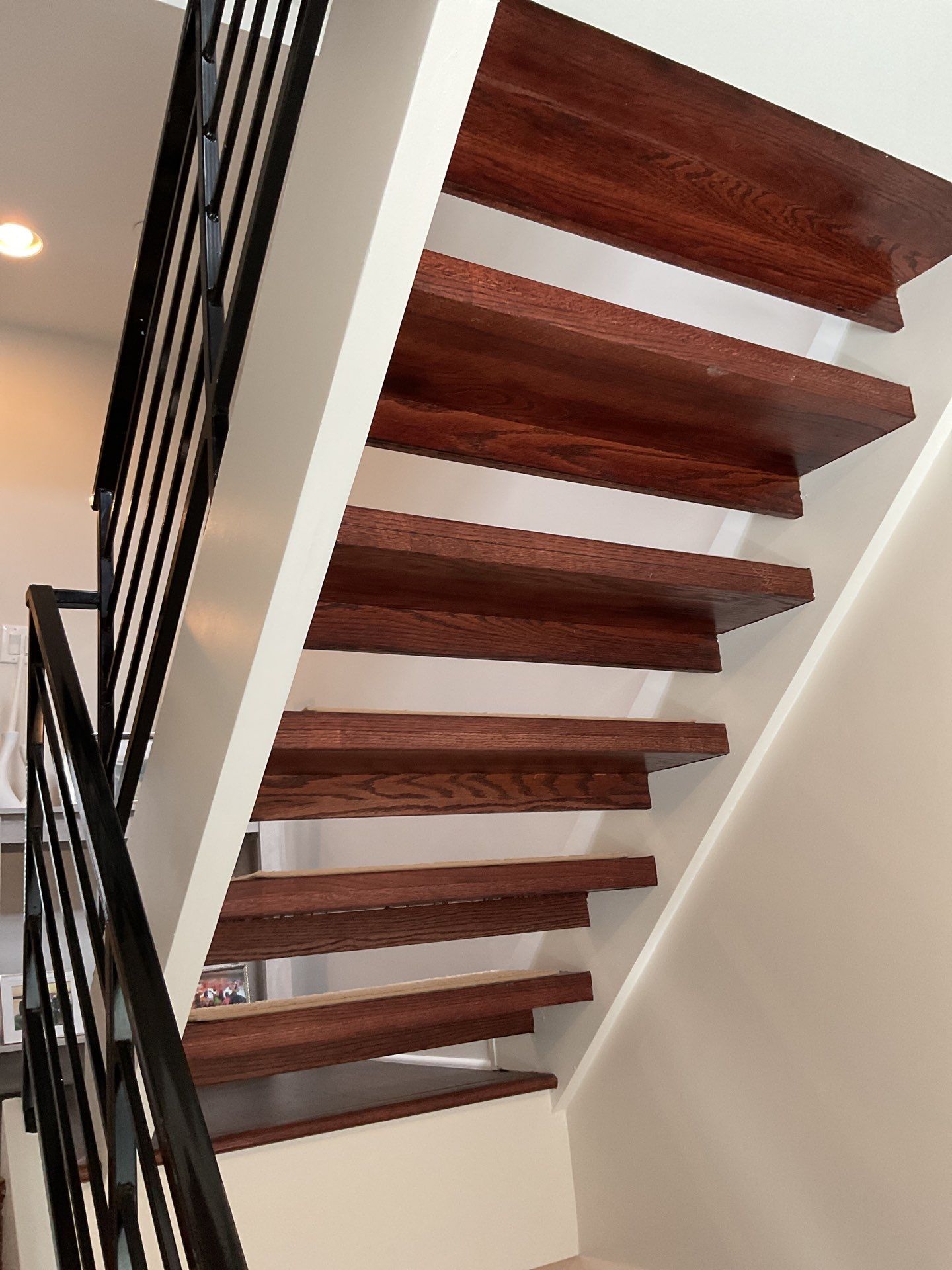 Bright, Clean, and Seamlessly Connected Across Every Floor ✨ by Groovy Hues