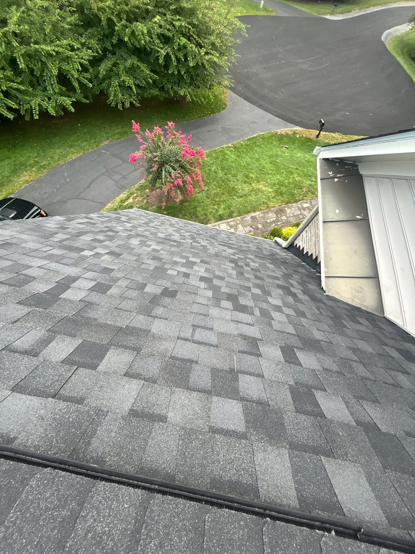 Great Falls : residential Roof with CertainTeed Landmark Pro in Max Def Moire Black  by RM Banning, Inc.