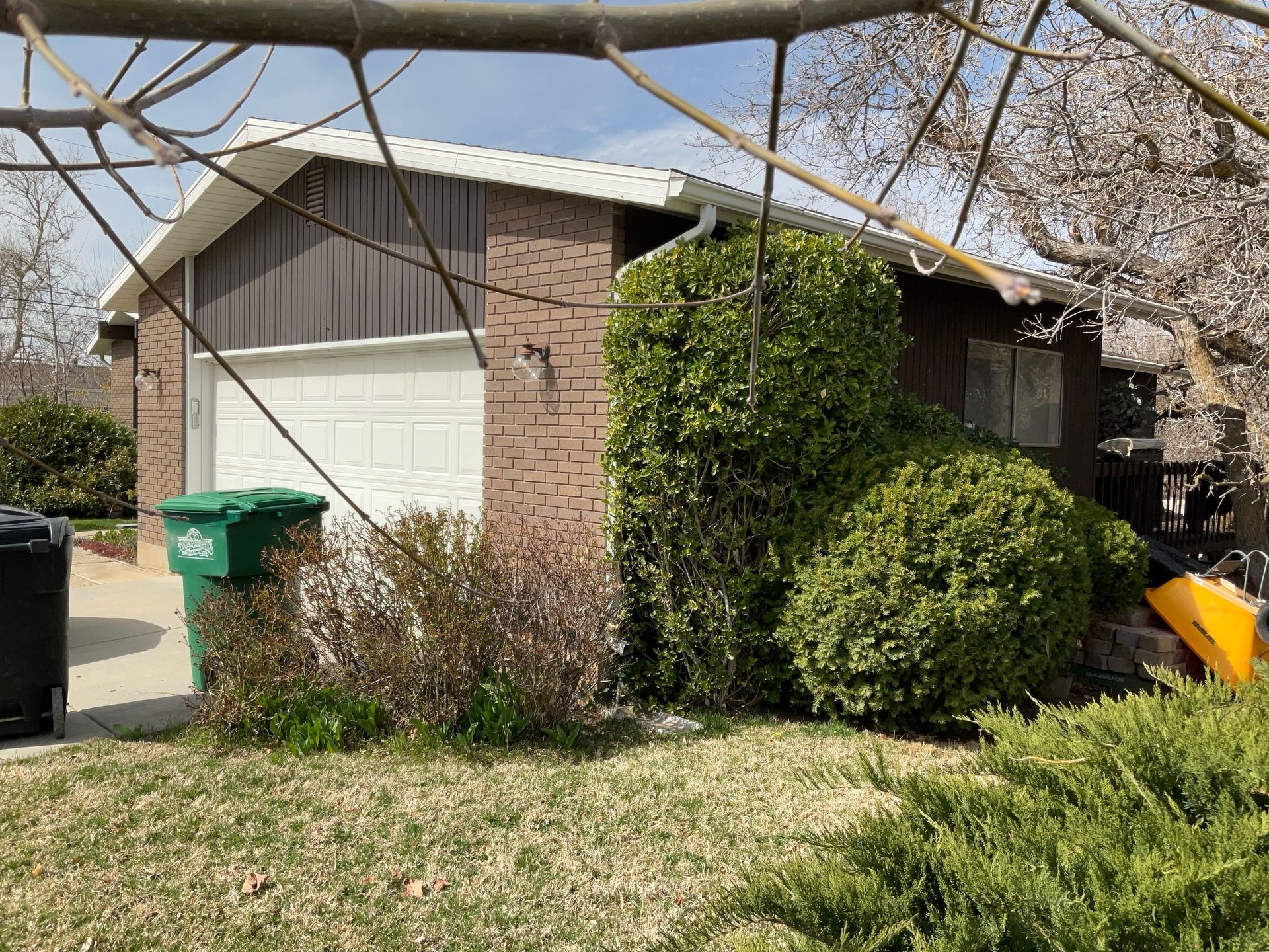 Fruit Heights | Hardie B&B & Shakes | Rich Espresso by Ideal Siding Utah