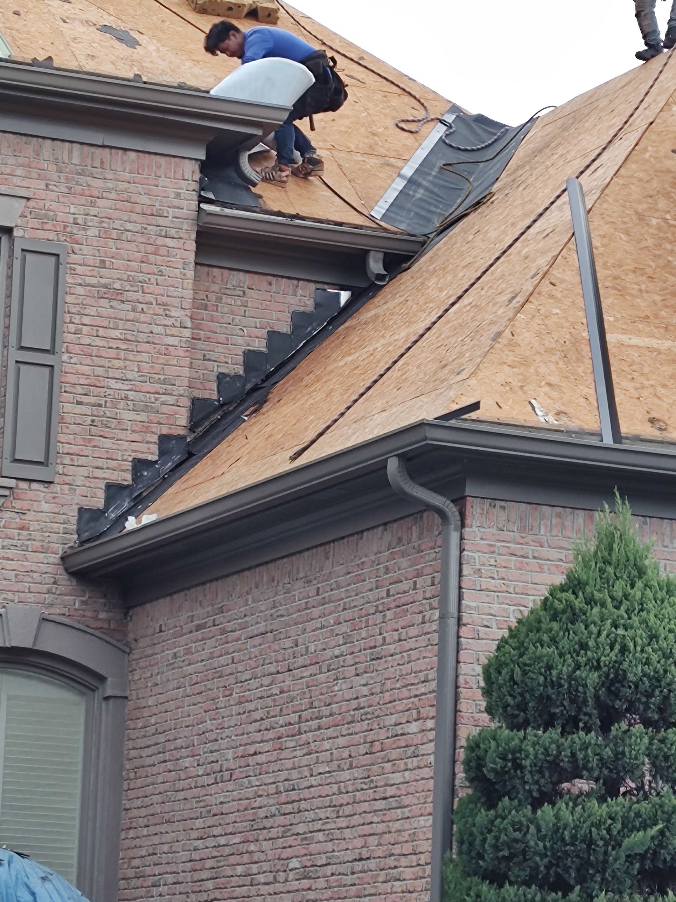 Top-Quality Williamsburg Gray Owens Corning Roof Installation in Roswell, Georgia by NBS Roofing by NBS Roofing, Inc.