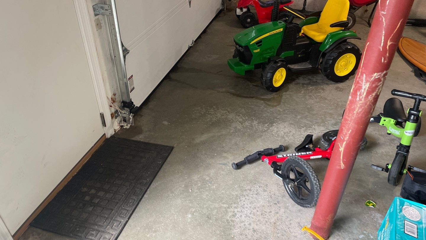 Garage in Londonderry, NH 03053 by Symphony Concrete Coatings