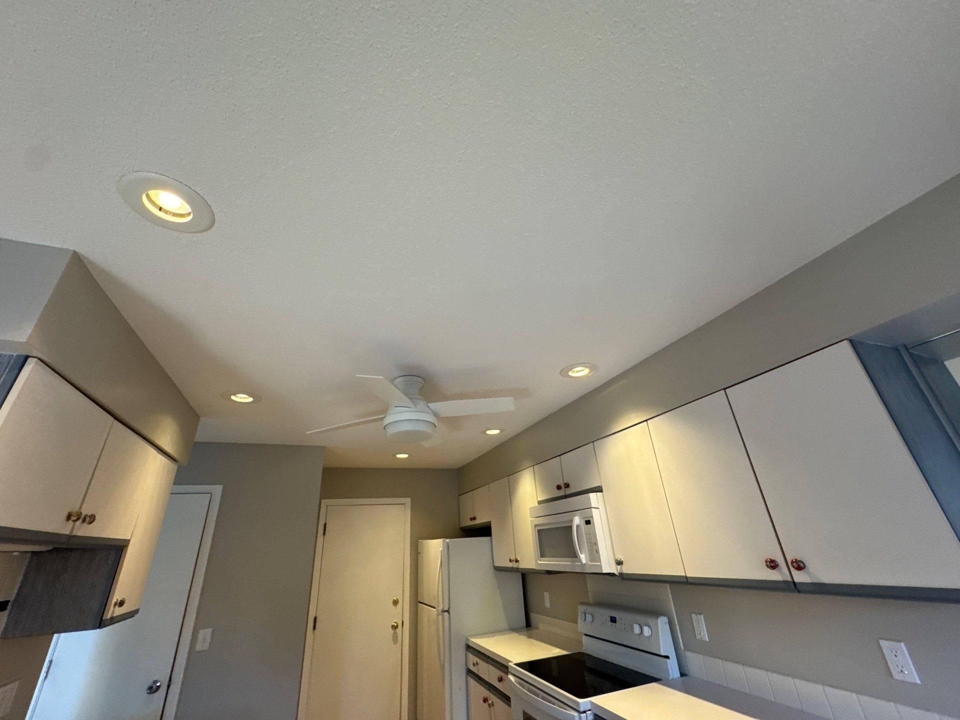 Condo Repaint Walls in Urbandale by Midwest Paint LLC