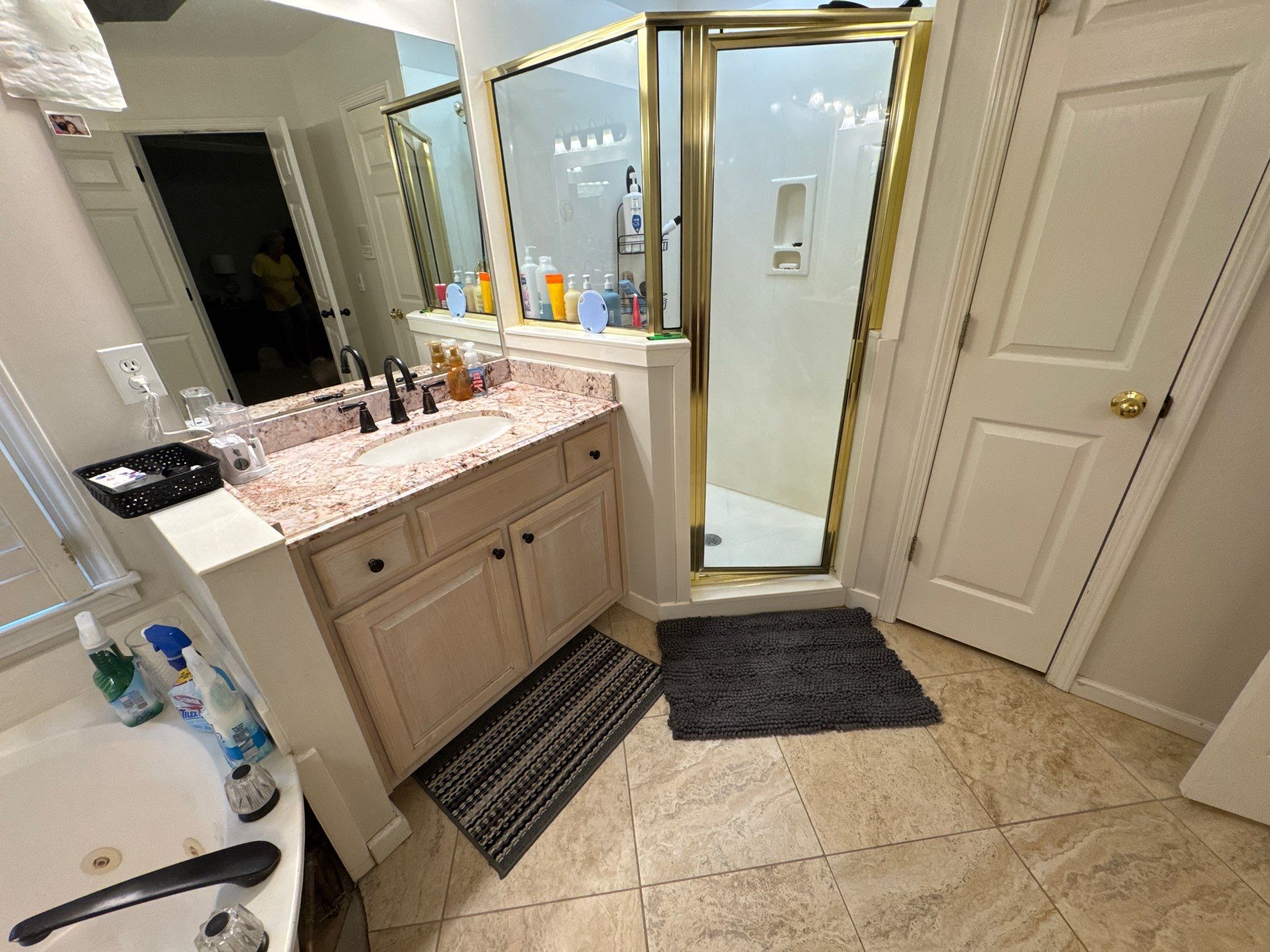 Master bathroom renovation by Prudencio