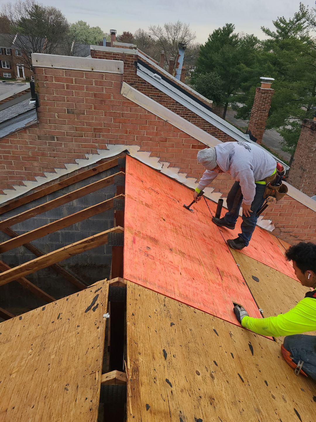 Springfield: Residential Roof Replacement with CertainTeed Landmark Pro in Max Def Red Oak by RM Banning, Inc.