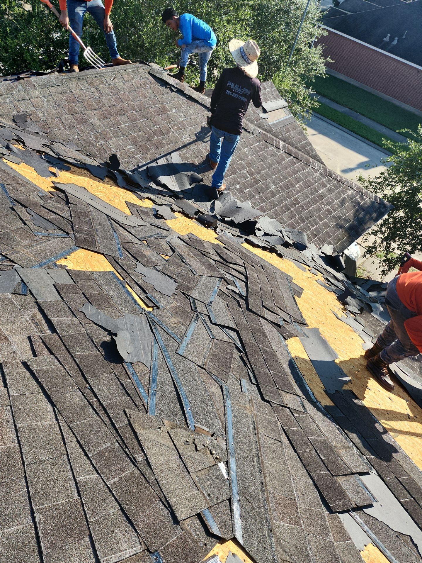 Residential Roofing Installation using Owen's Corning Duration (Lifetime) Shingles by Roof Repair Company