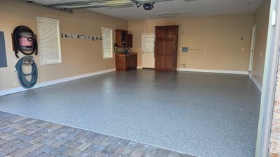 Garage using Creekbed