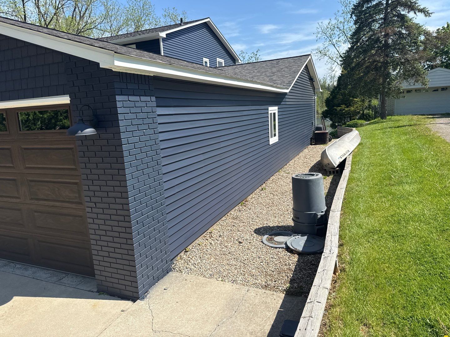 Siding Replacement using Alside Charter Oak D4.5" by 180 Contractors