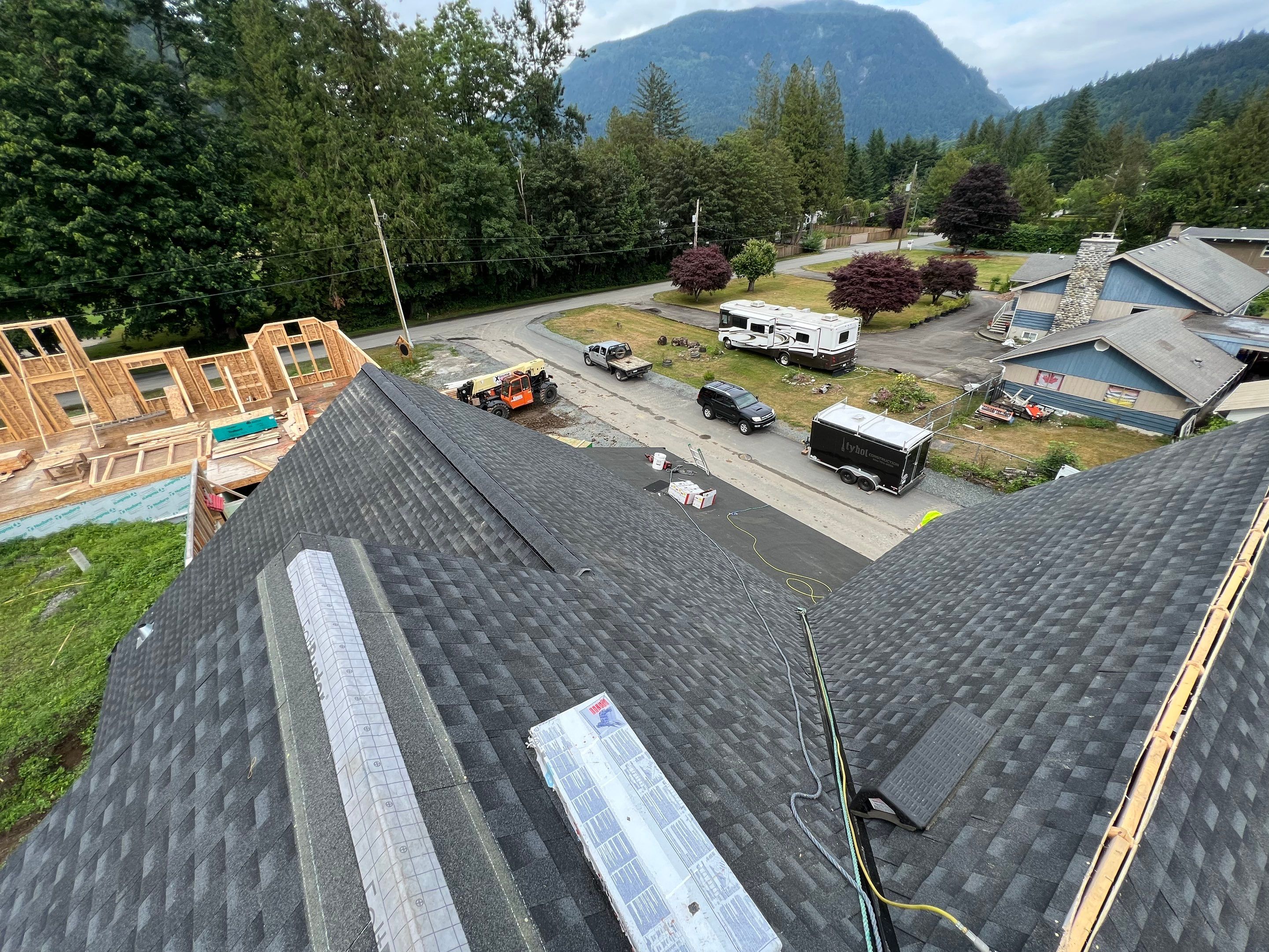 Residential Roofing Installation using GAF Charcoal HDZ by Top Notch Roofing Inc