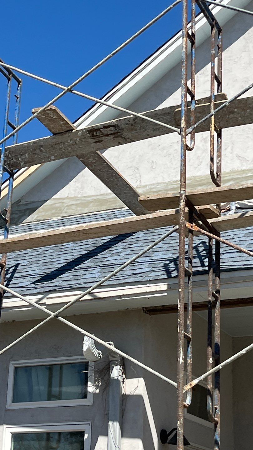 Long Horn Retreat by Bayfront Roofing and Construction
