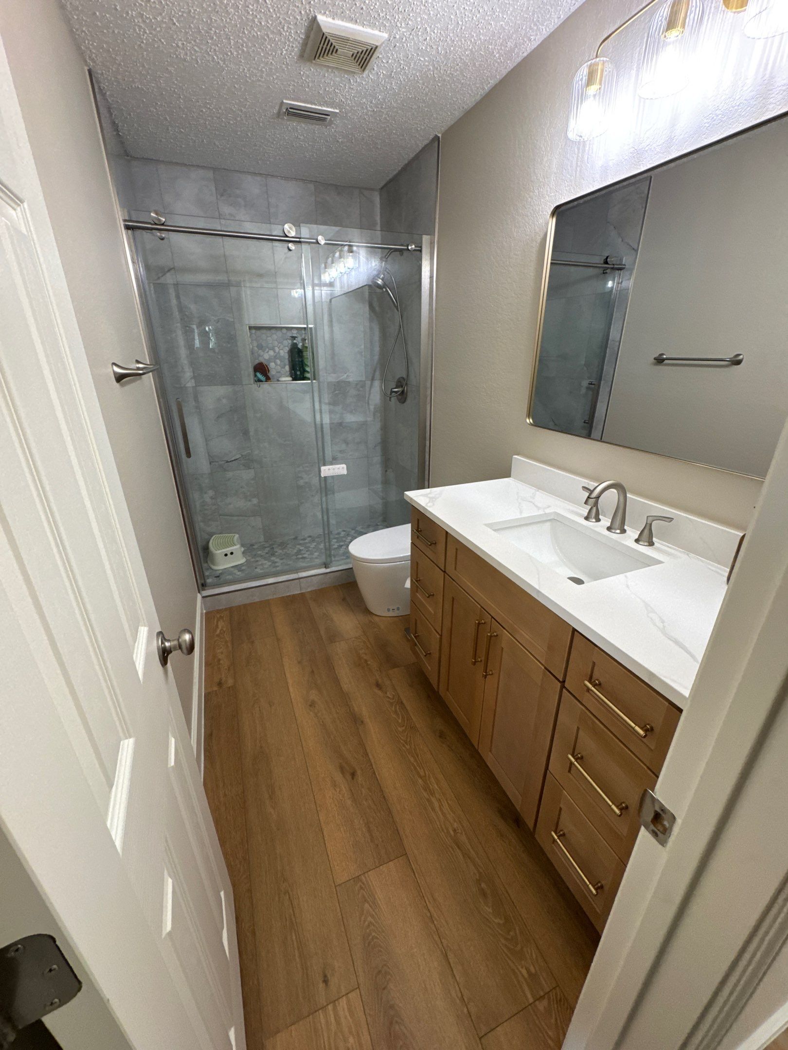 Full-Spectrum Home Makeover: Floor-to-Ceiling Remodel in 25 Days by Tibi Soli LLC