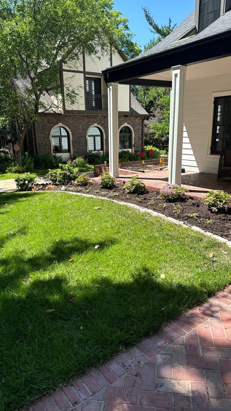 A Beautifully Landscaped Home Retreat by New Horizon Landscapes