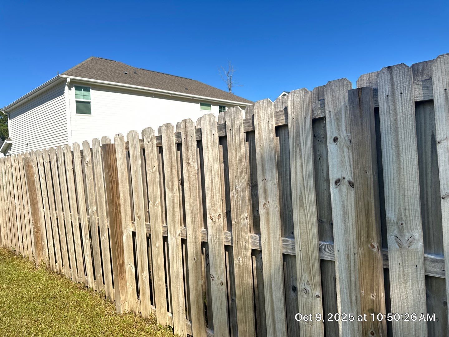 Wood Fence using Wood Sealant by DuraSeal
