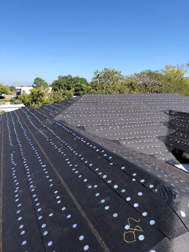 Metal Roof - Galvalume - Charcoal by Istueta Roofing