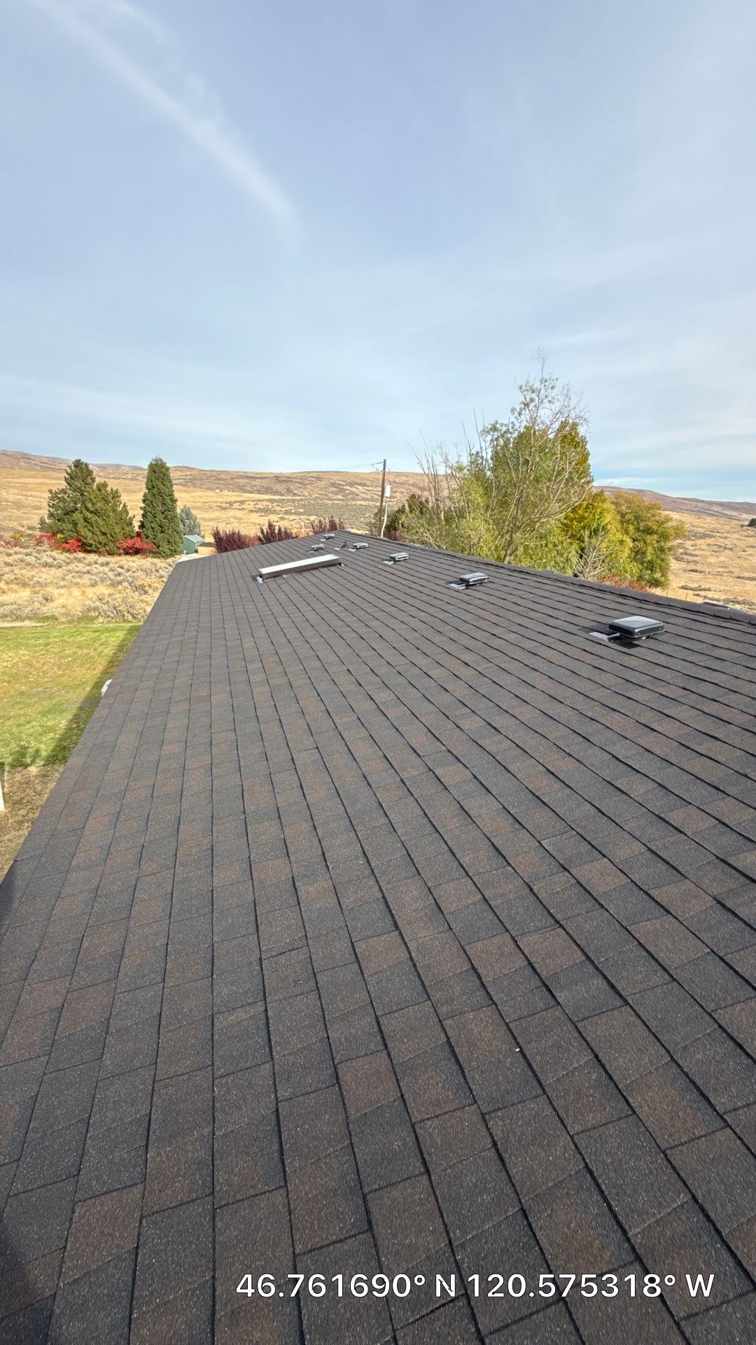 Residential Roof Replacement Featuring CertainTeed Landmark Shingles in Selah by Alpine Roofing