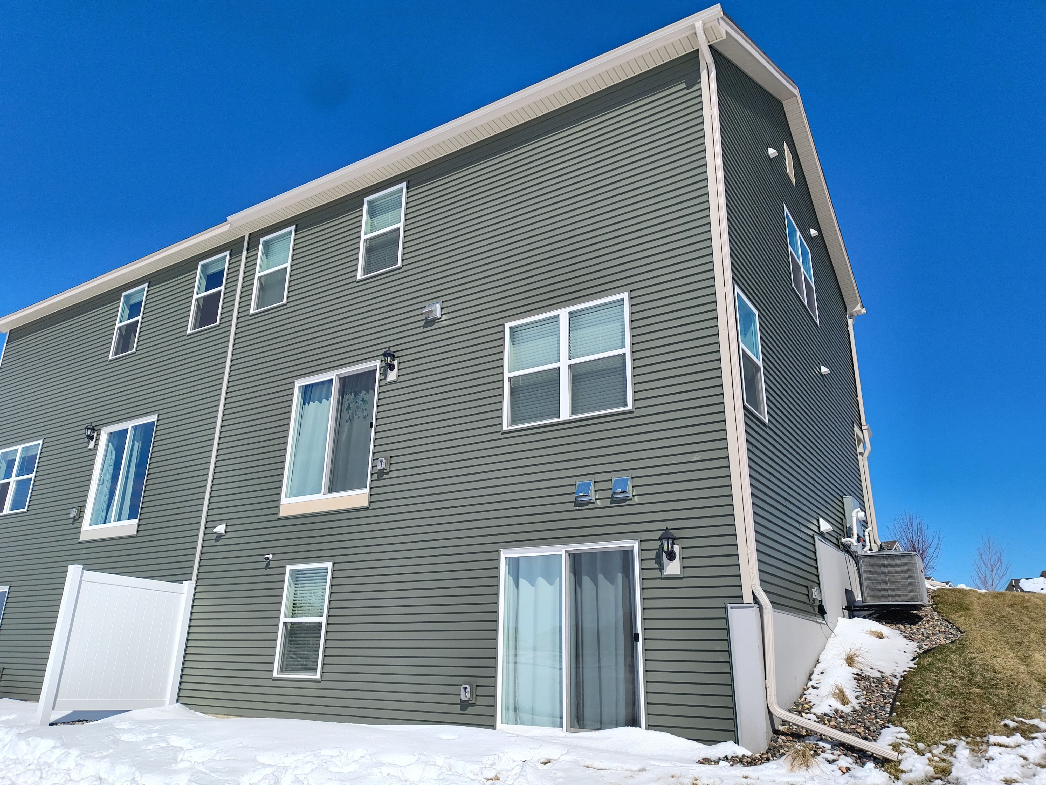 Seamless Gutter and Screen Installation for Shakopee Townhome by Next Level Seamless Gutters / Exteriors Inc.