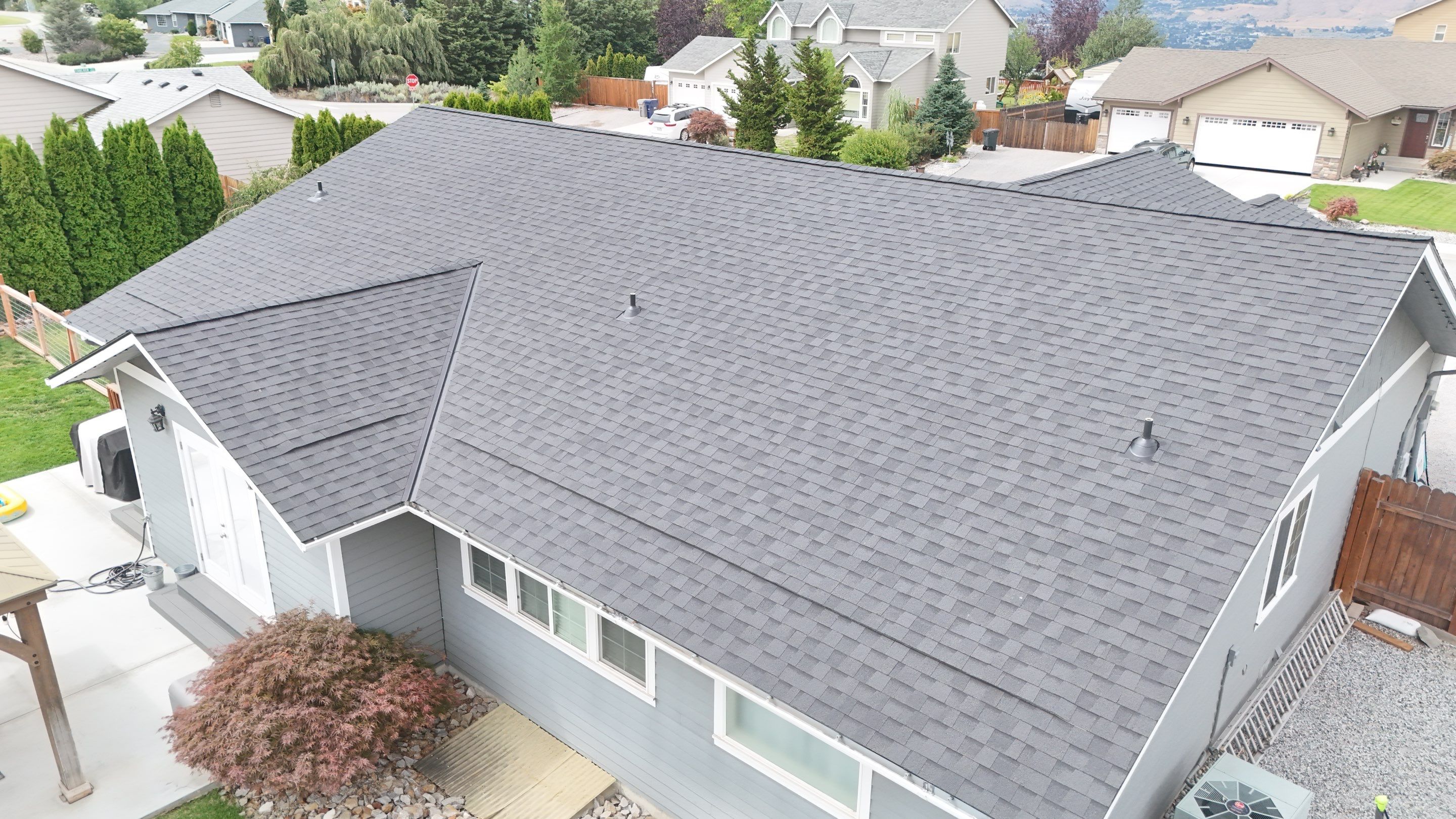 Full Residential Roof Replacement and Shingle Siding in East Wenatchee by Alpine Roofing