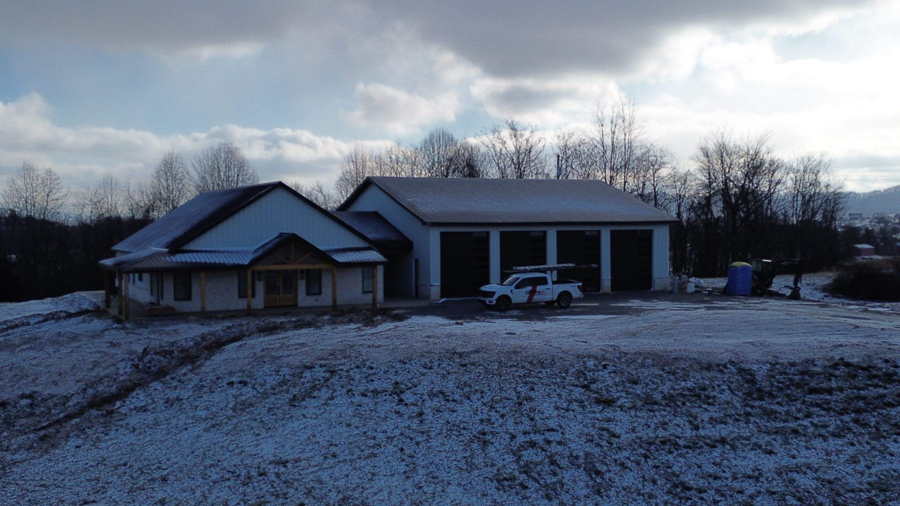 Vaughn Residence by Omnia Roofing