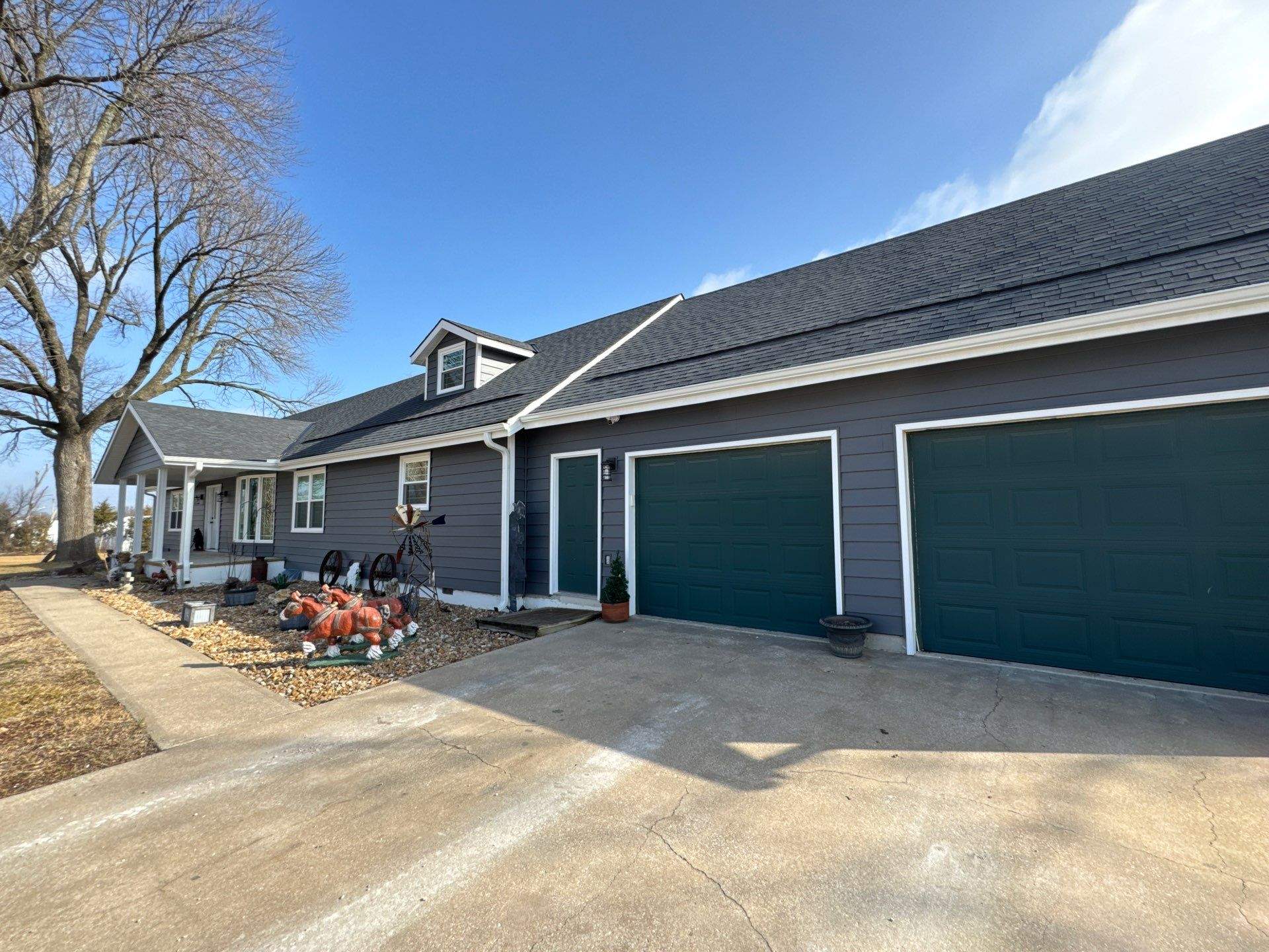 Siding Installation using Craneboard D7 by EEC Windows, Siding & Roofing