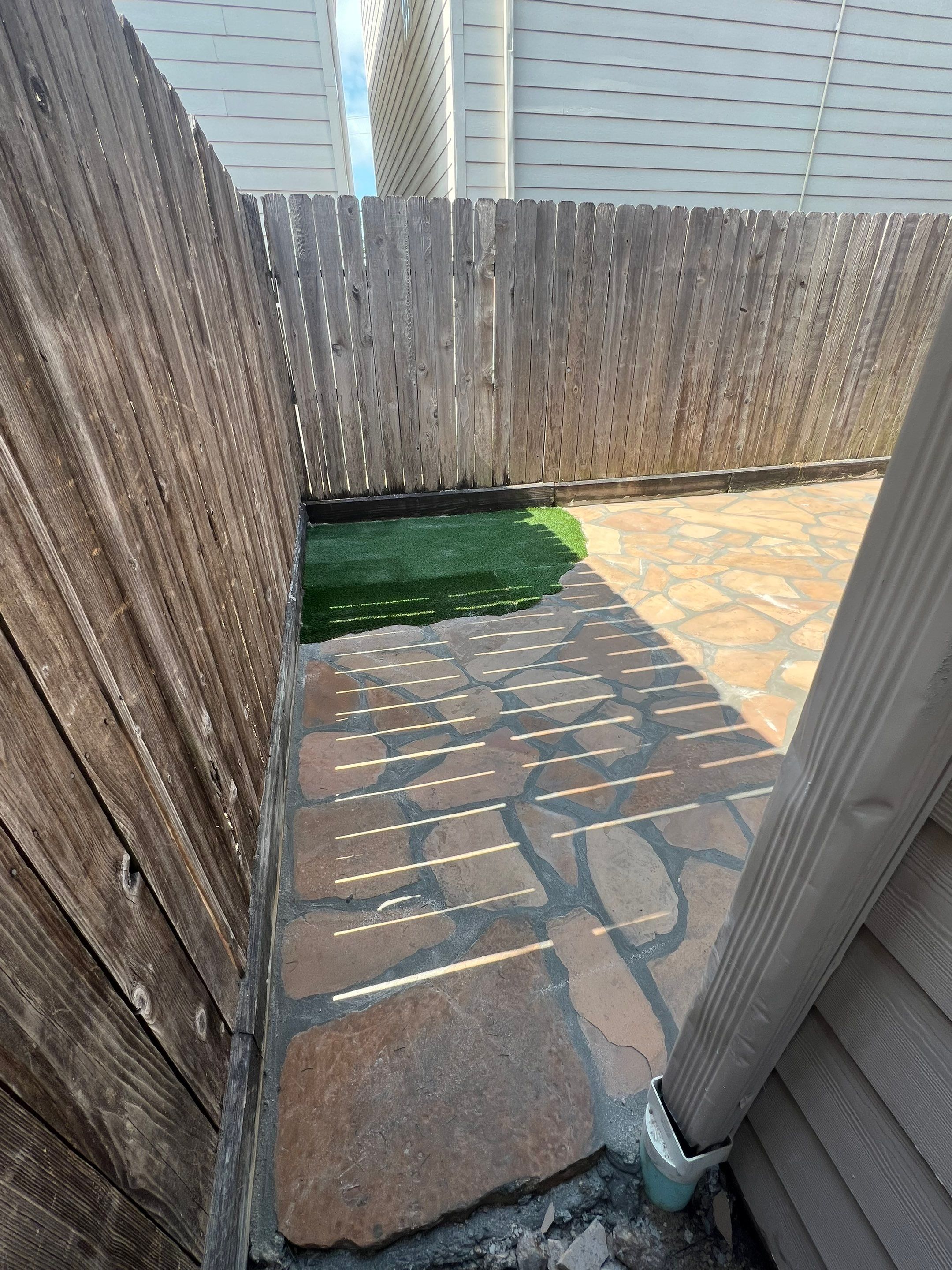 🌟 Clayton’s Backyard Flagstone Patio Home Makeover by Texas Urban Elements
