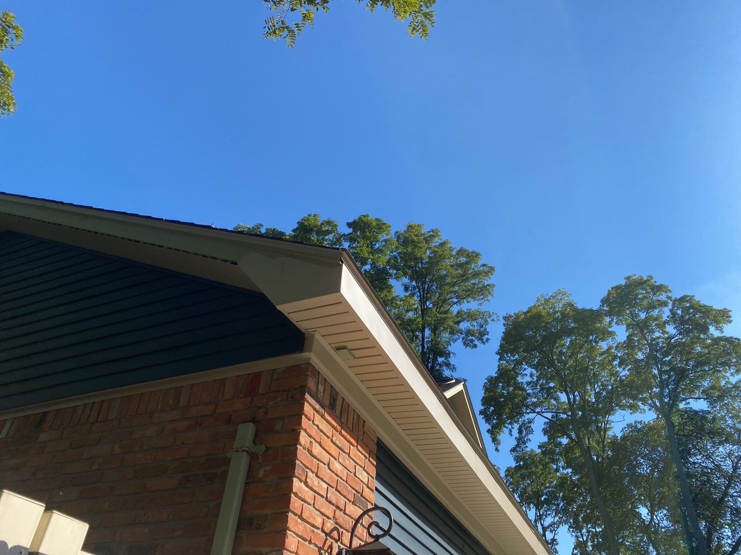 Siding Replacement using CertainTeed Restoration Classic D5 by 180 Contractors
