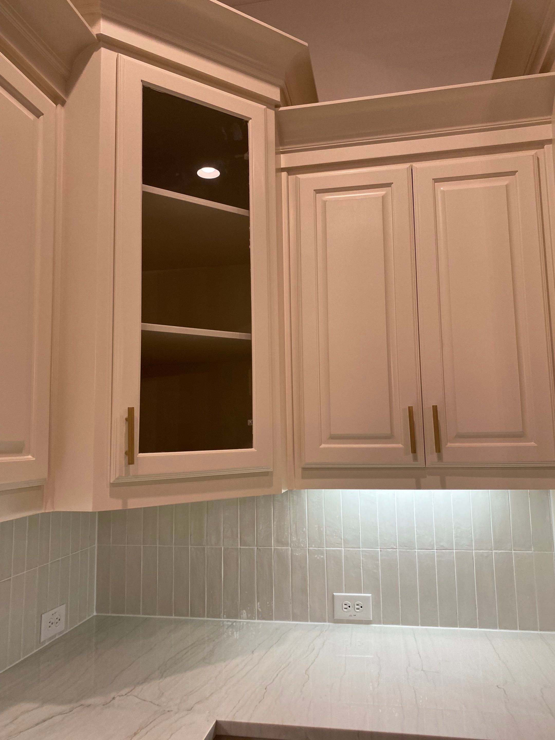 Kitchen Remodel using Quartzite by SLM General Contractors & Roofing