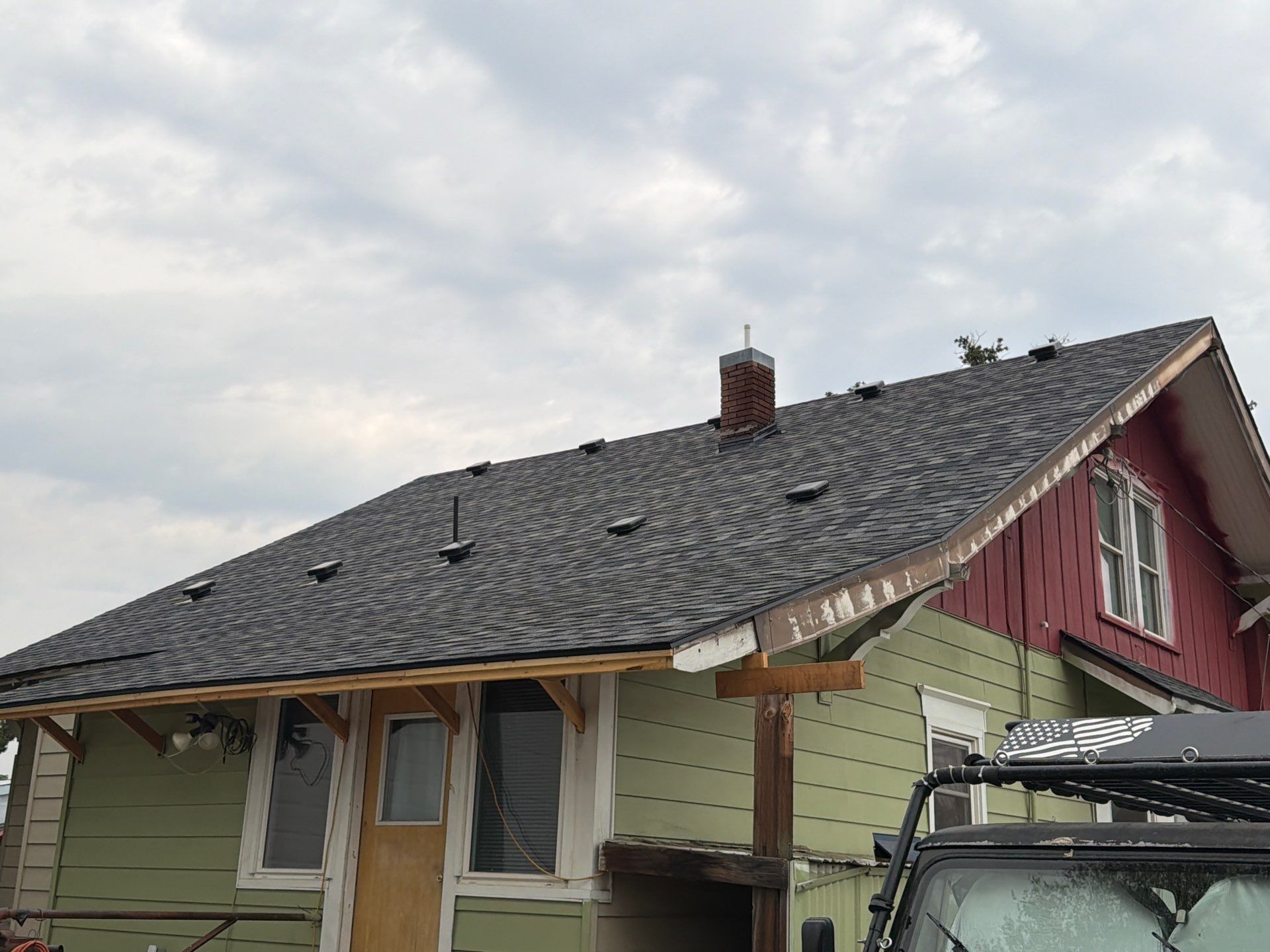 Residential Roof Replacement Featuring Multi-Tonal Architectural Shingles in Payette by Olive Roofing