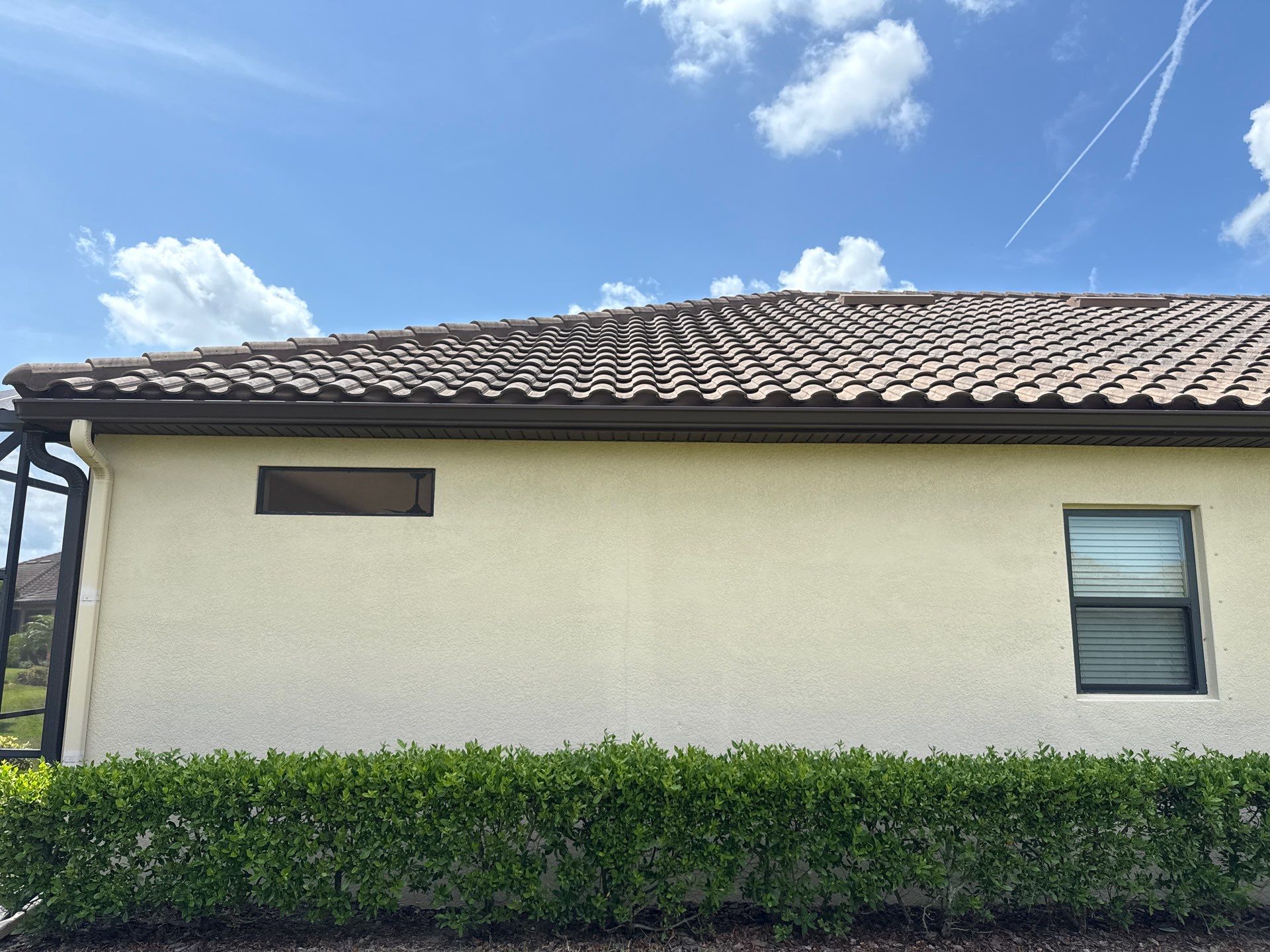 Concrete Tile Roof, Paver Driveway & Lanai Cleaning – Artisan Lakes Esplanade, Palmetto, FL by Sunshine AquaWash