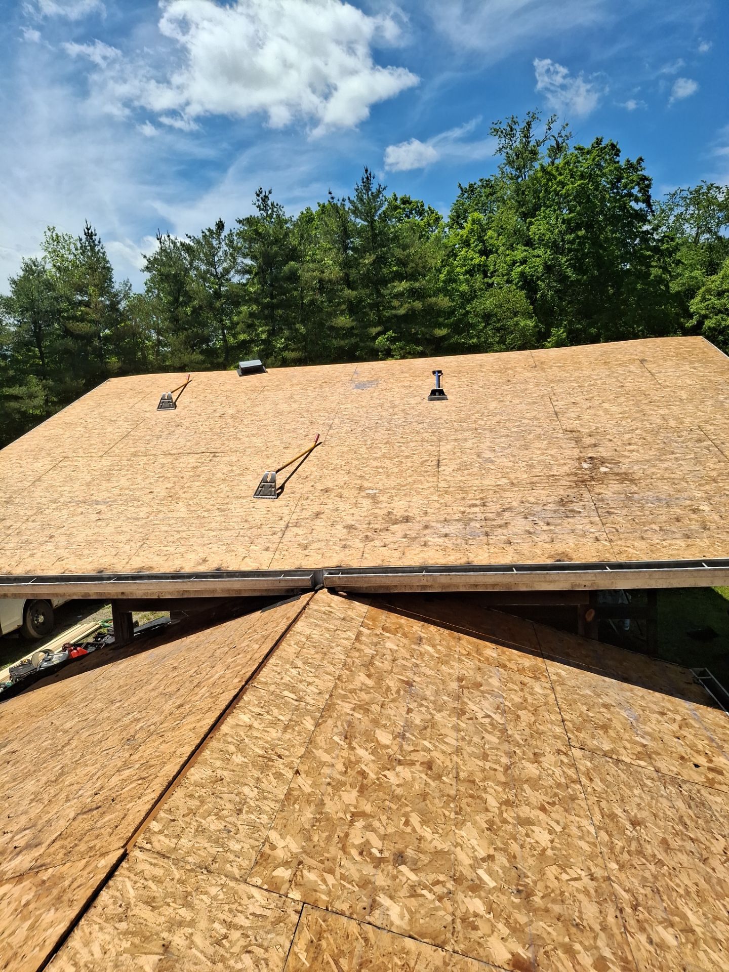 Residential Roofing Installation using GAF Timberline HDZ Charcoal by Rainstoppers Roofing
