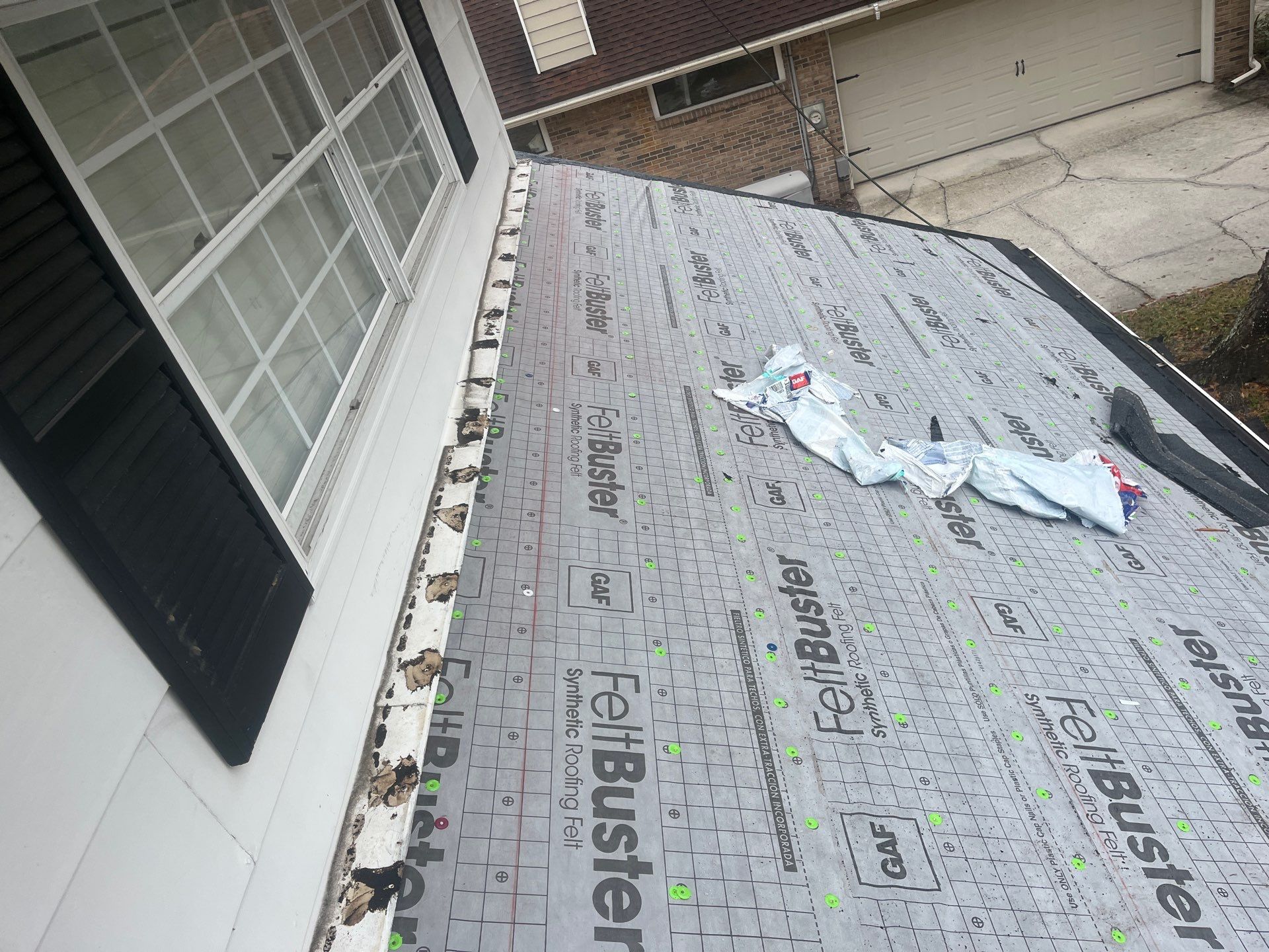 GAF Charcoal Architectural Shingle - Re-roof by Endless Summer Roofing Co.