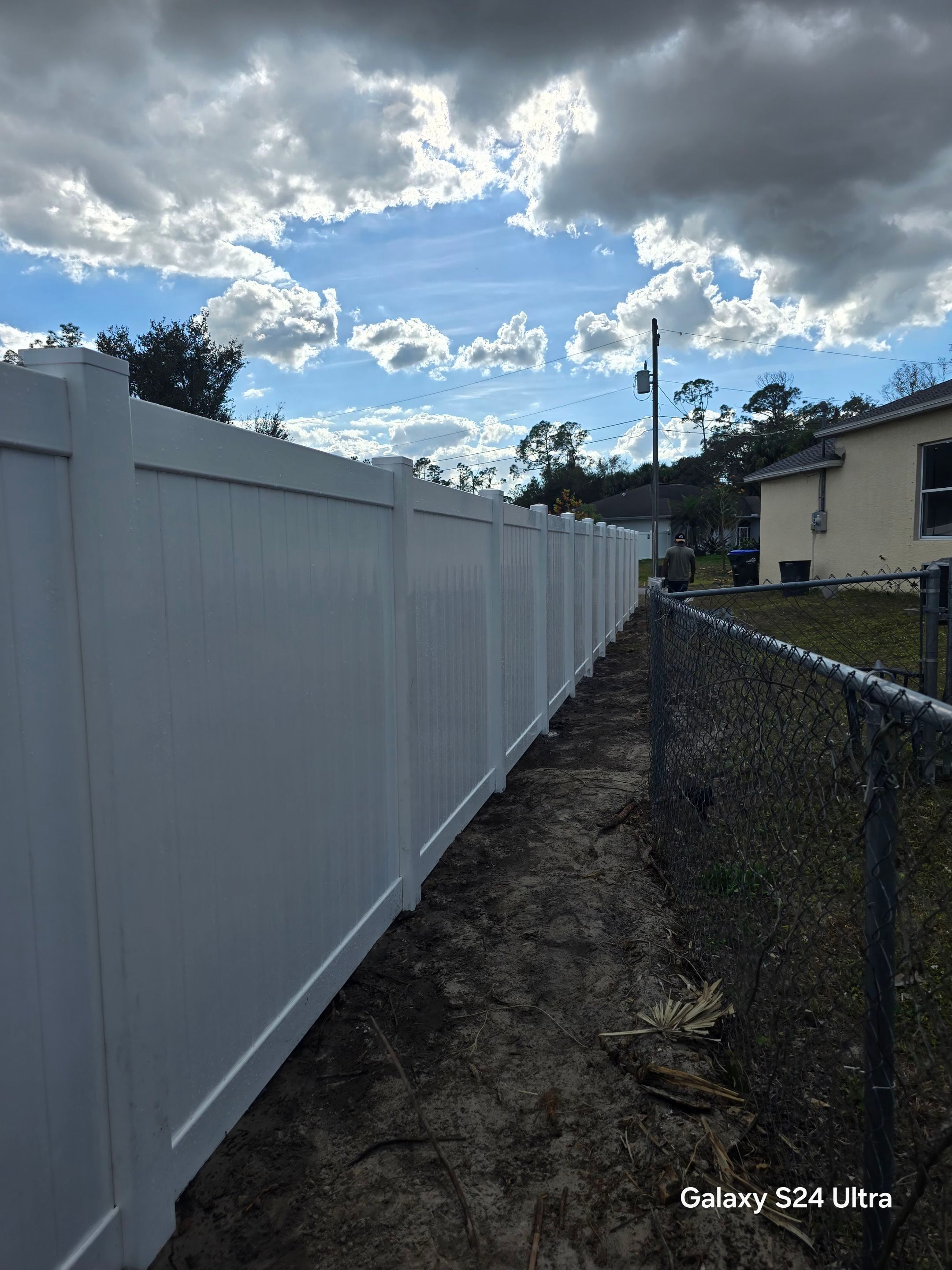 Vinyl Fence Install in North Port by True Fence LLC