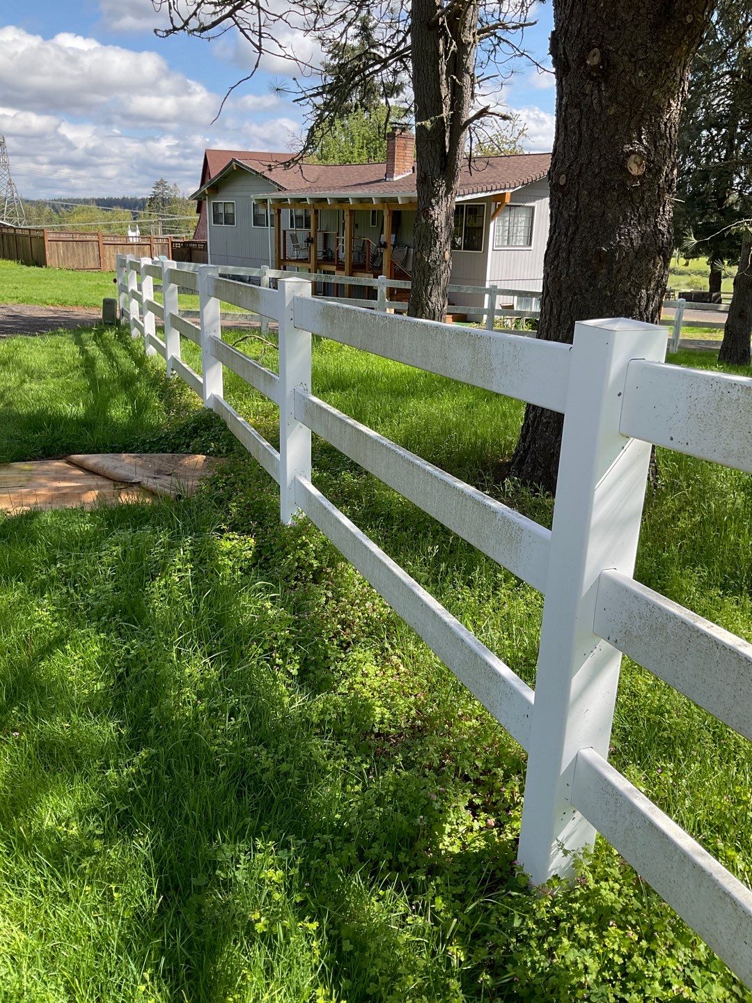 Vinyl Fence Wash using Surfactant by Willamette Outdoor Wash LLC