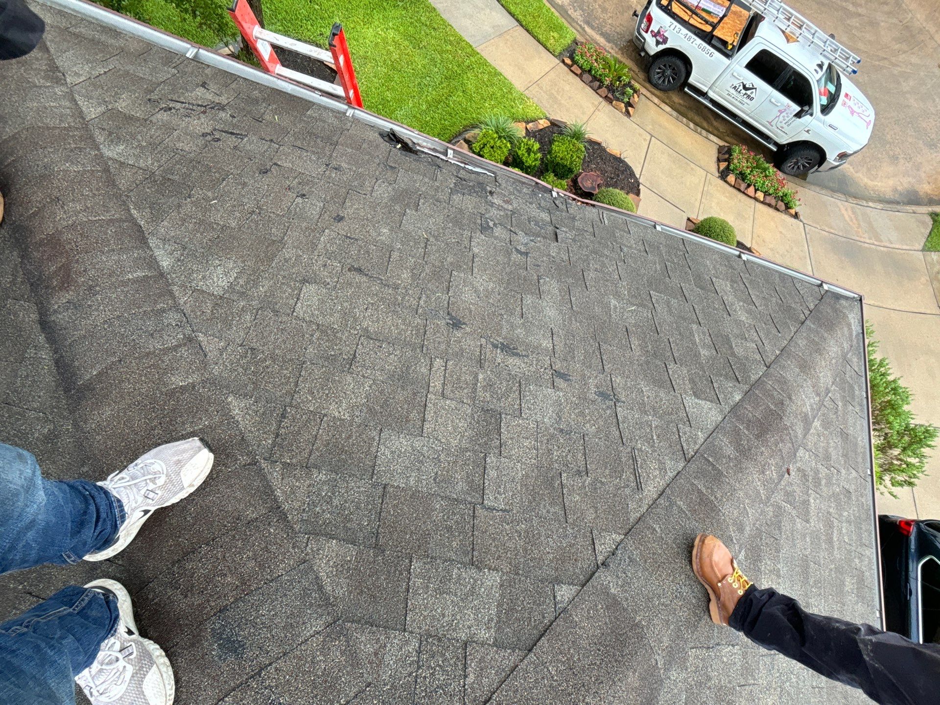 Residential Roofing Installation using Owen's Corning Duration (Lifetime) Shingles by Roof Repair Company