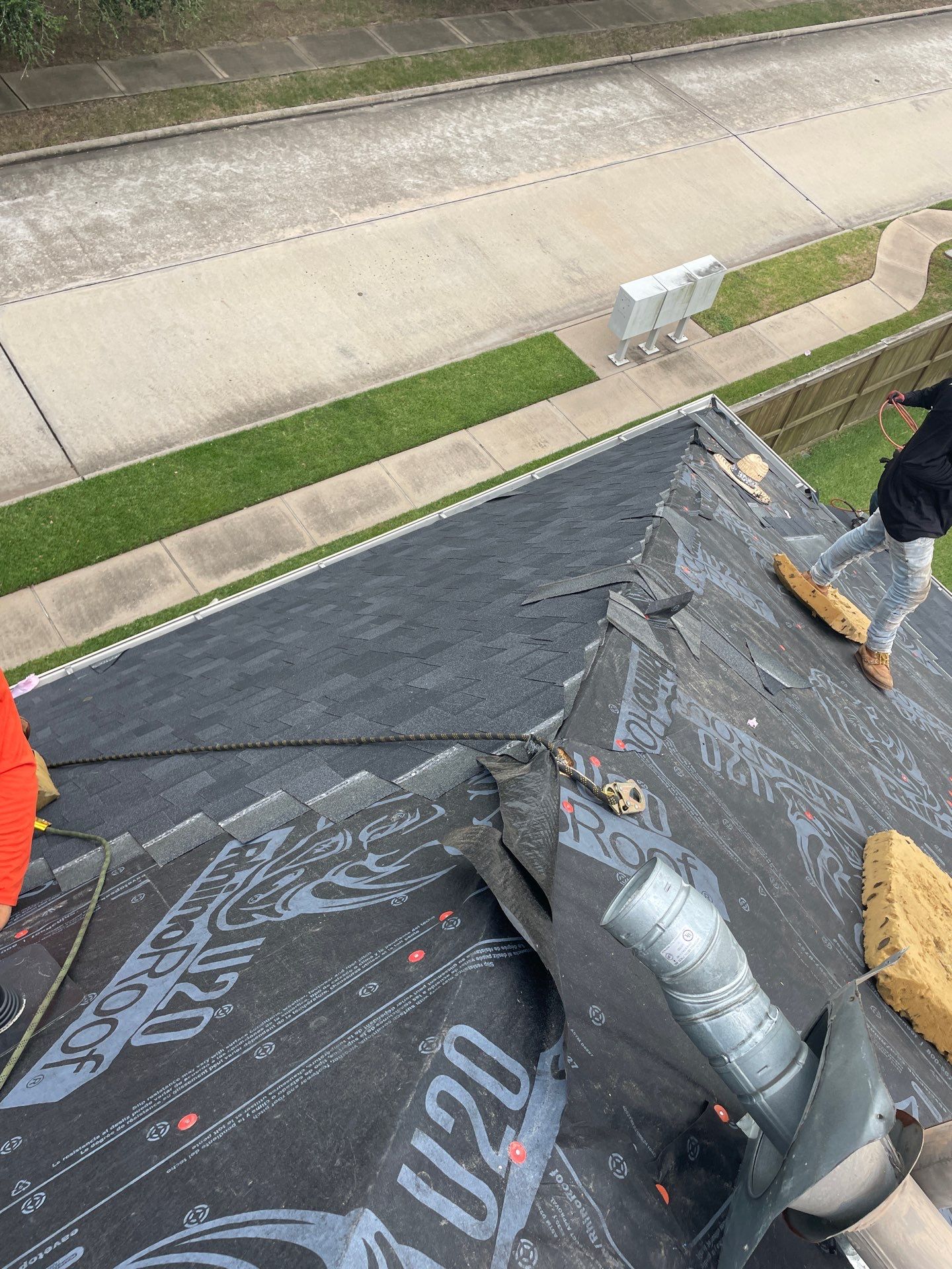 Residential Roofing Installation using Owen's Corning Duration (Lifetime) Shingles by Roof Repair Company
