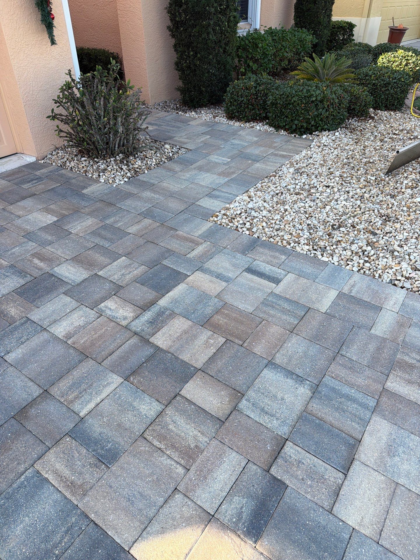 Driveway Sealing in Sun City Center by Supreme Paver Experts