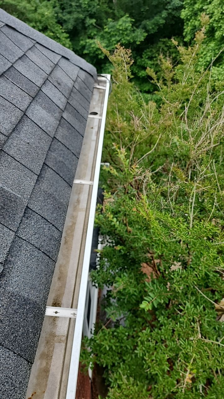 House Wash using cleaner by Power Wash Masters LLC