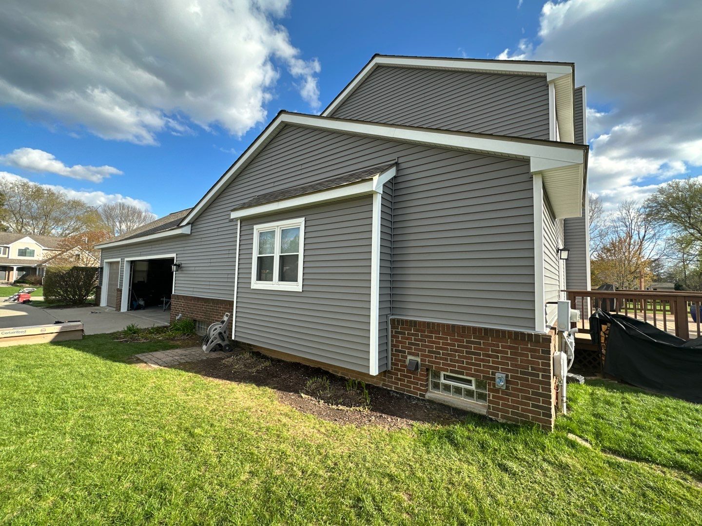 Siding Replacement using Certainteed Classic Restoration D4 by 180 Contractors