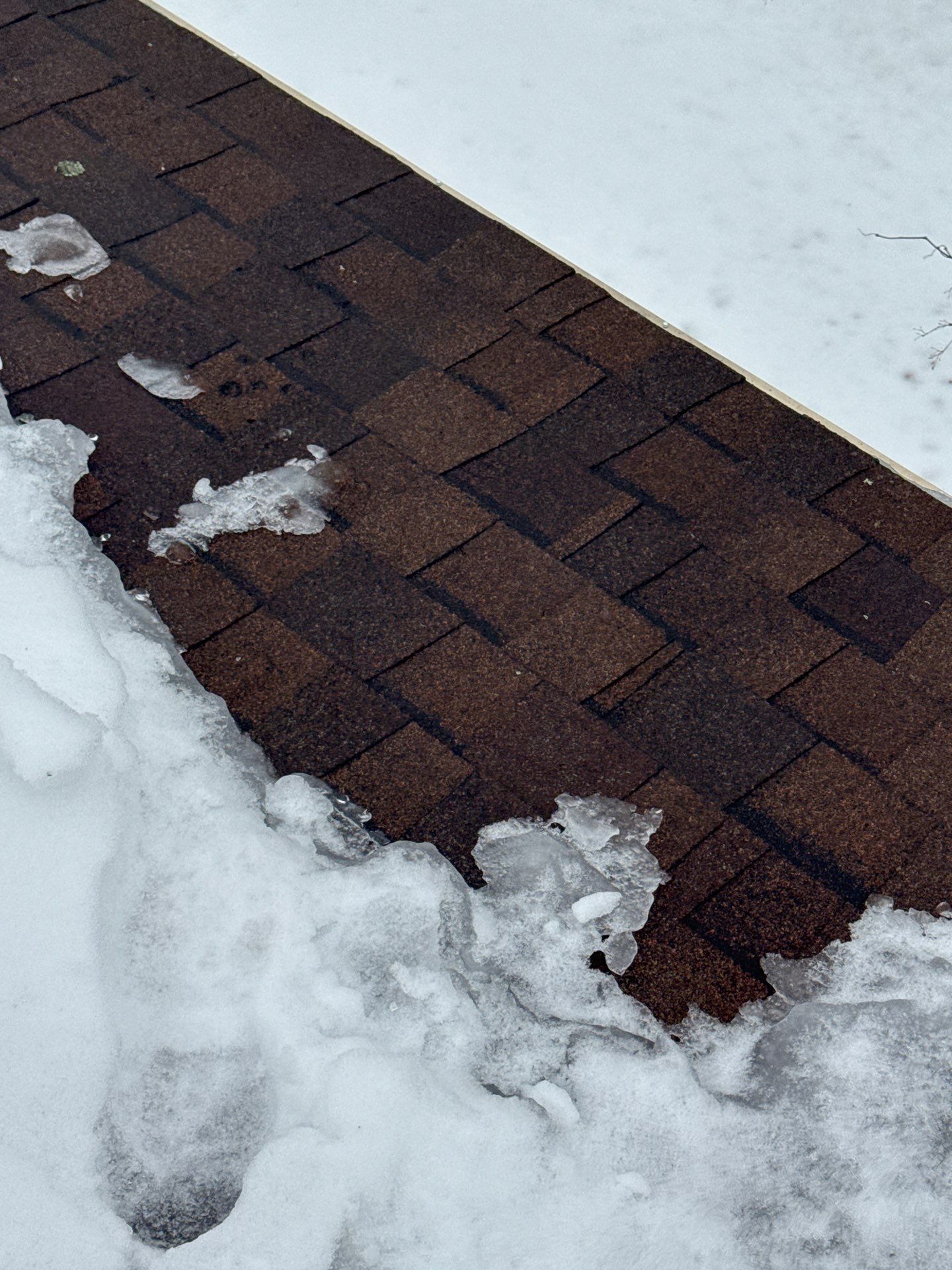 Ice Dam Removal & Snow Removal in Woburn, MA by Mighty Dog Roofing of Greater Middlesex County