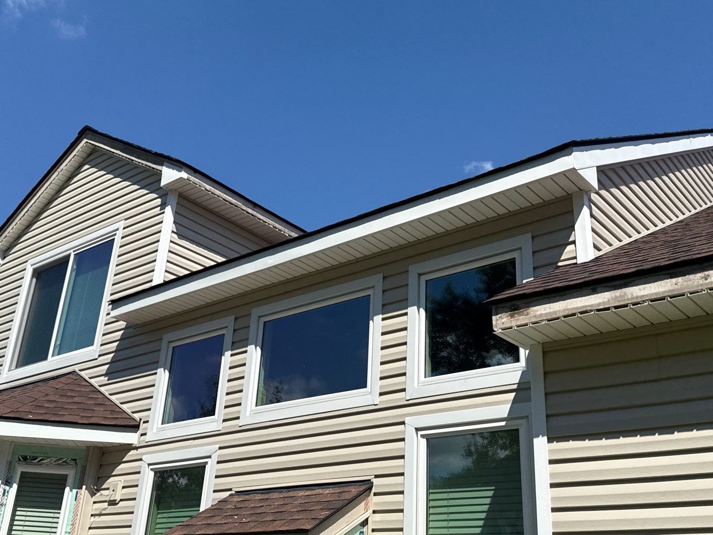 Siding Replacement using Alside D4 Odyssey-Plus Dutchlap Tuscan Clay by 180 Contractors