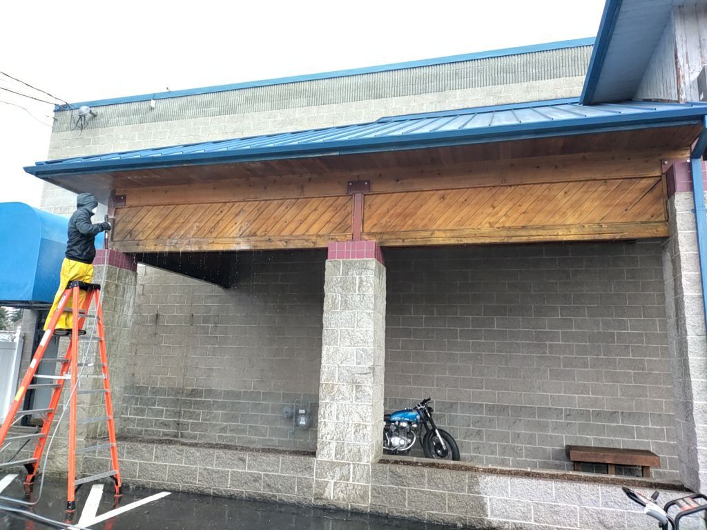 Cedar Siding Restoration using Sharkskin Brightener by Paul Schopp