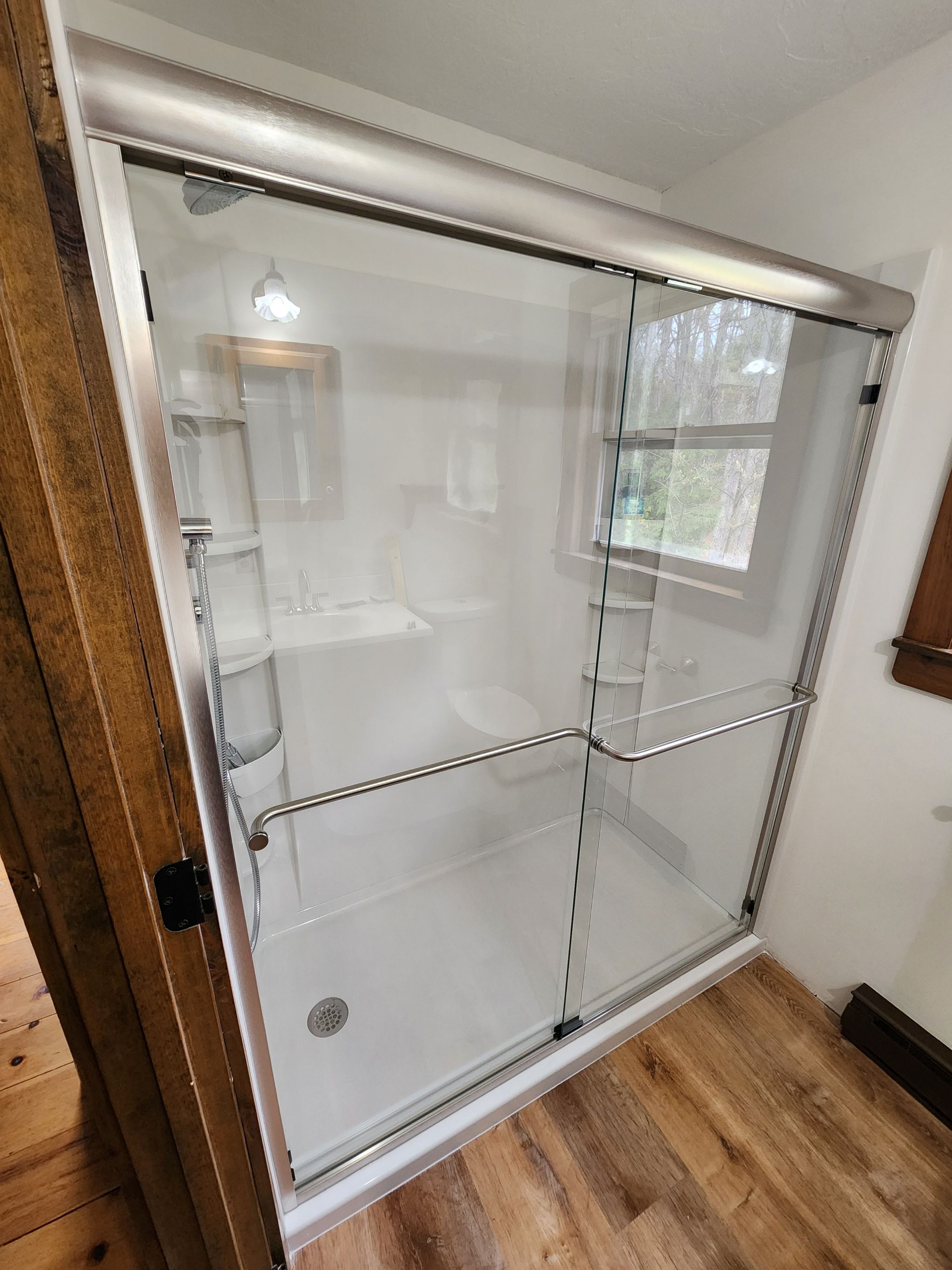 Shower using Alumax Shower by Cheshire Glass Company