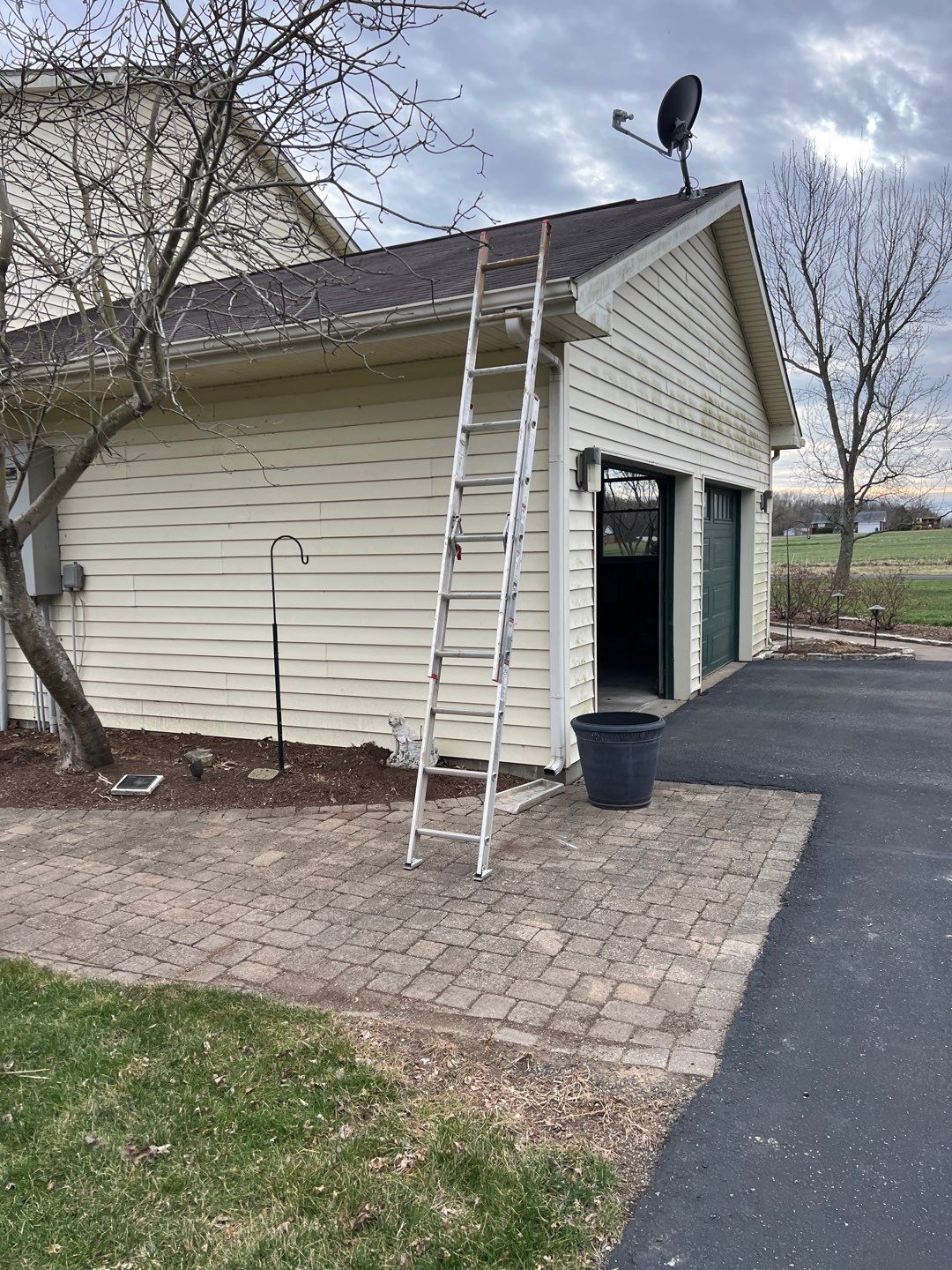 Residential Roofing Installation using Ownes Corning Brownwood Duration by Storm Contracting
